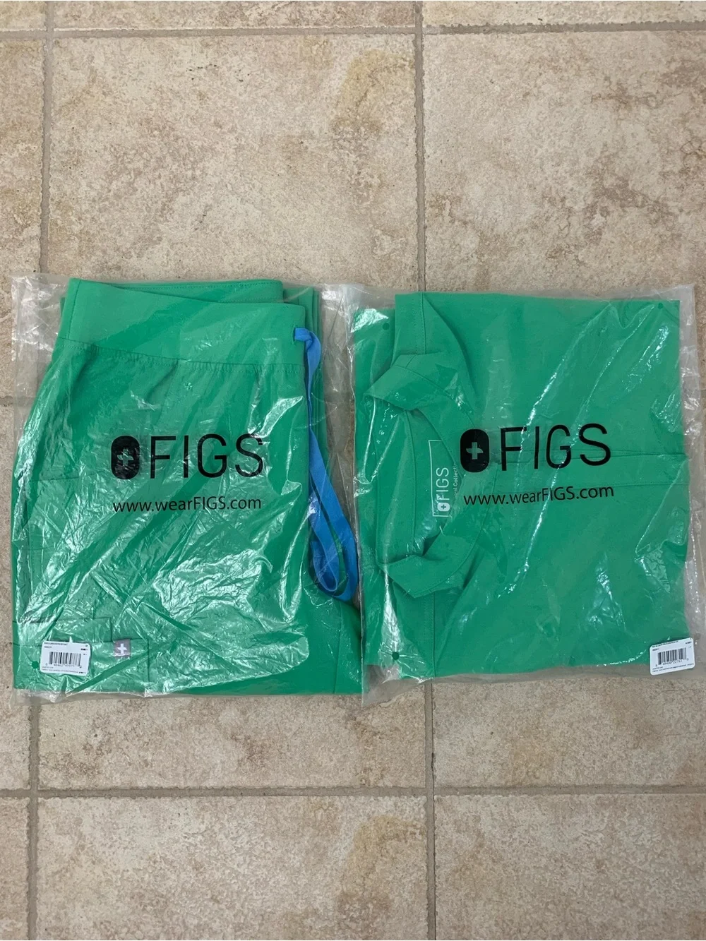 FIGS EMERALD KADE CARGO + RAFAELA SET
